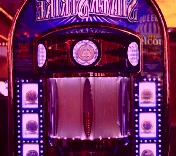 Sonar Strike slot