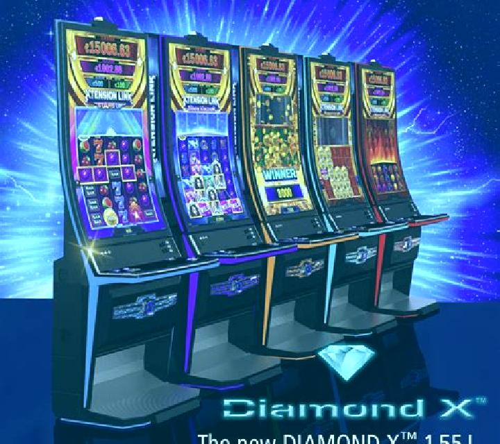 Striking Diamond Link slot machine