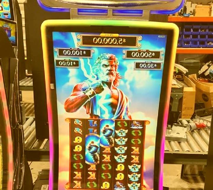 Strong Zeus slot machine