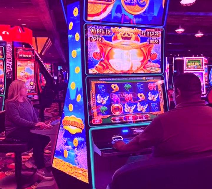 Stuffed with 500s slot game