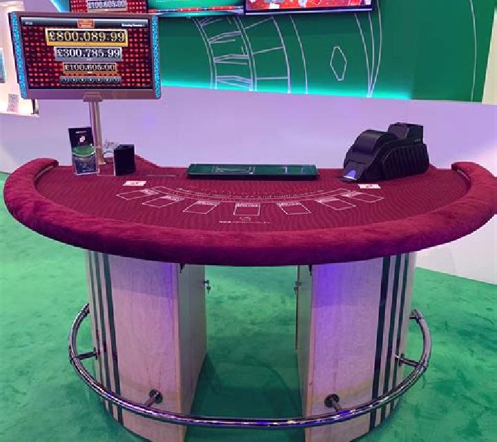 Suit em Blackjack (Felt Gaming) slot