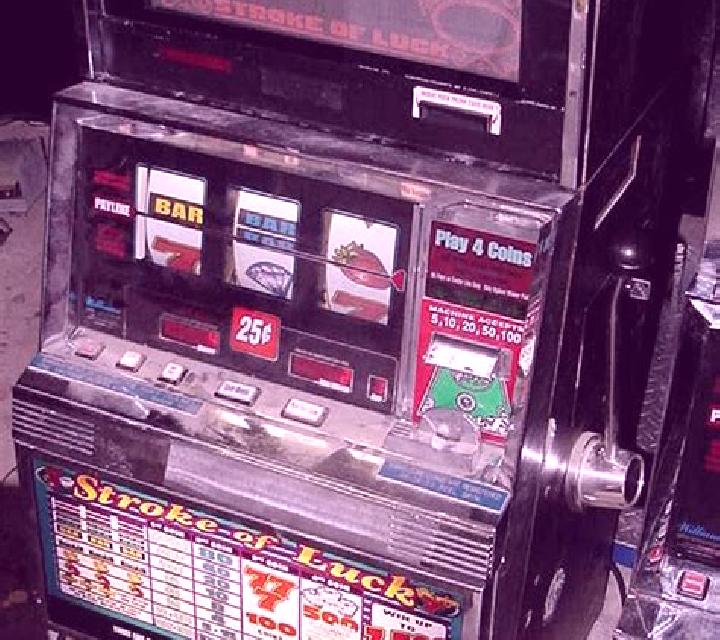 Suits of Luck slot machine