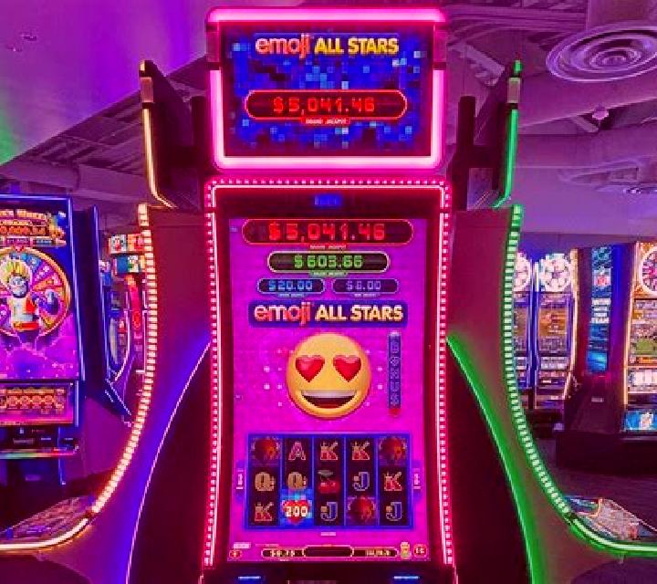 Super 12 Stars slot game