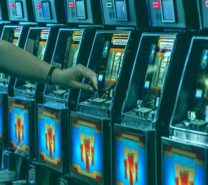 Super 8 (Popular Gaming) online slot