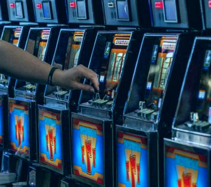 Super 8 (Popular Gaming) slot game