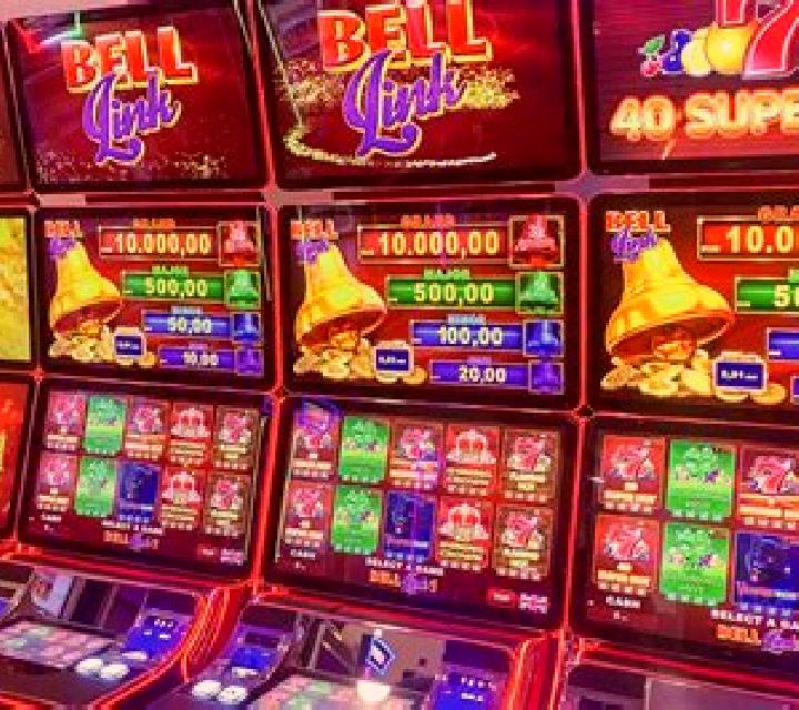 Super Santa Link slot machine