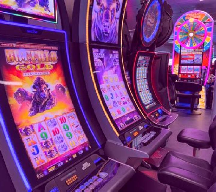 Supreme Cash slot machine