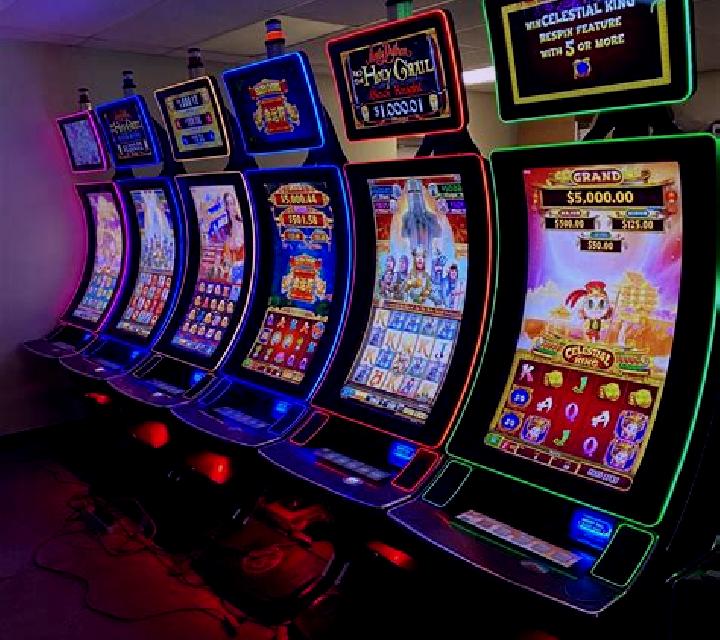 Texas Hold em (7777 Gaming) slot machine