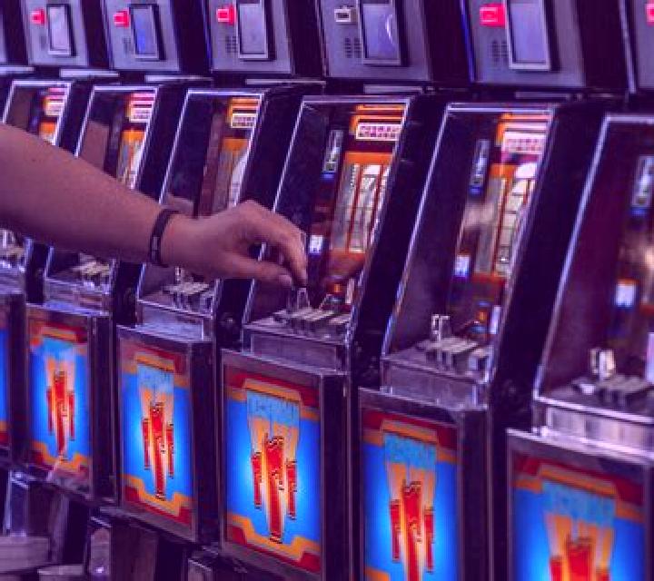 The 100K Drop slot machine