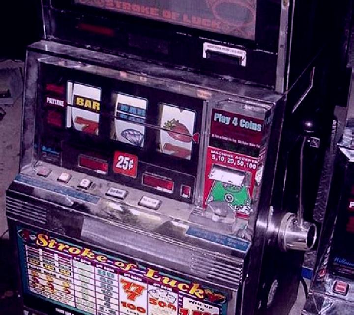 The Edge of Luck slot machine