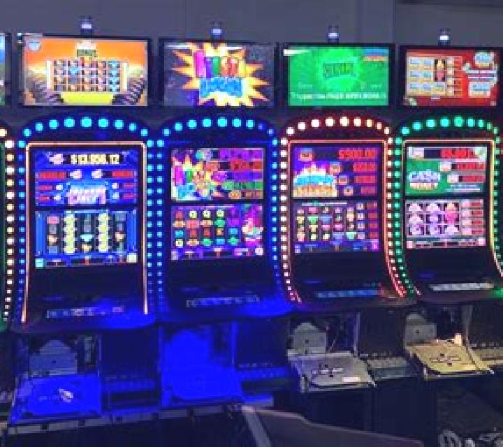 The Empire (PlayStar) slot machine