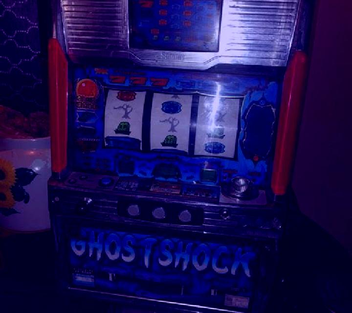 The Ghost Walks slot machine