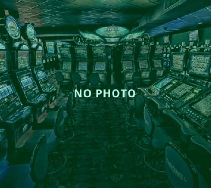 The King (iSoftBet) slot