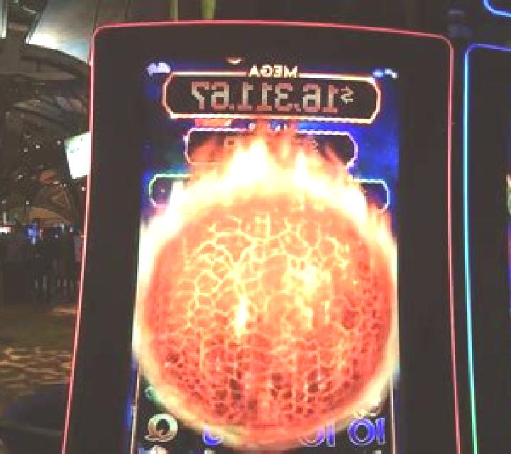 The Lone Fireball online slot