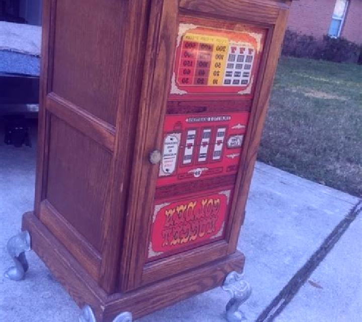The Old Oak slot machine