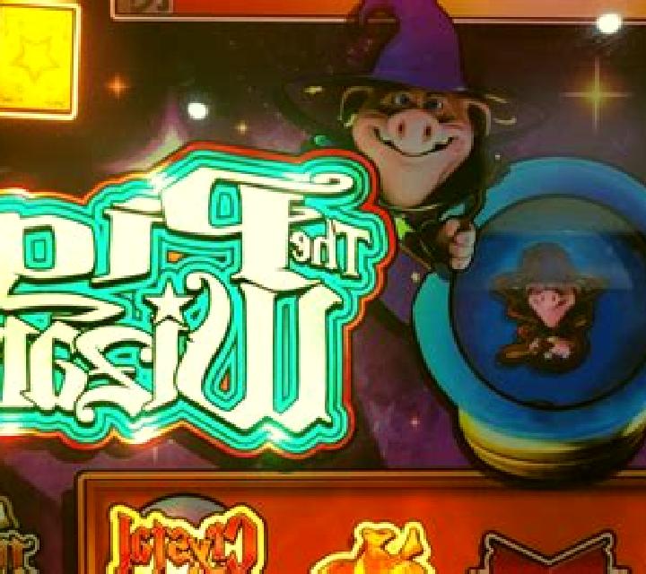 The Pig Wizard Cash Lock slot game