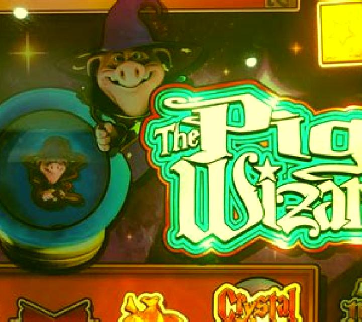 The Pig Wizard Cash Lock slot machine