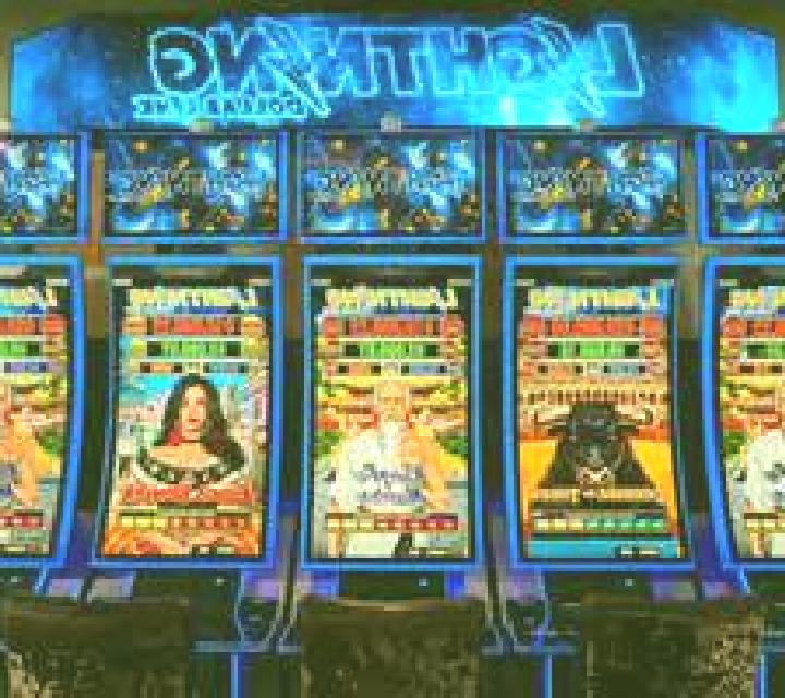The Wisecracker Lightning slot machine