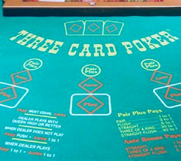 Three Card Poker (Flipluck) slot