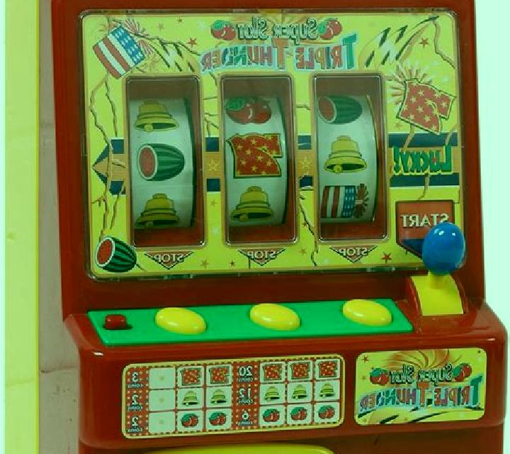 Three Toy slot game