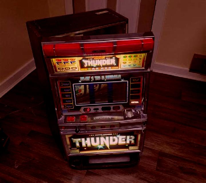 Thunder Diamonds x5000 slot machine