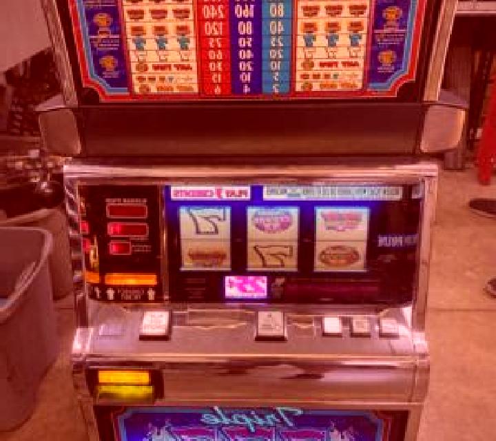 Tiger 7s slot machine