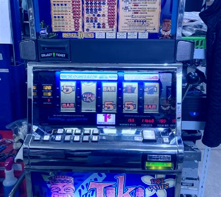 Tiki Madness 100 slot machine