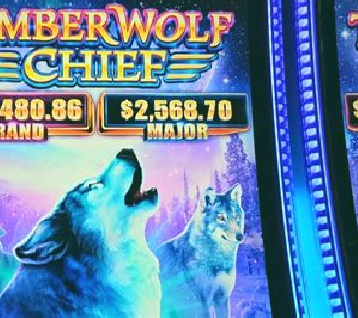 Timber Wolf Triple Power online slot