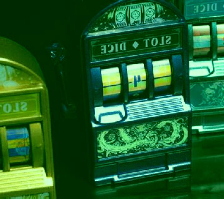 Titan Dice slot machine