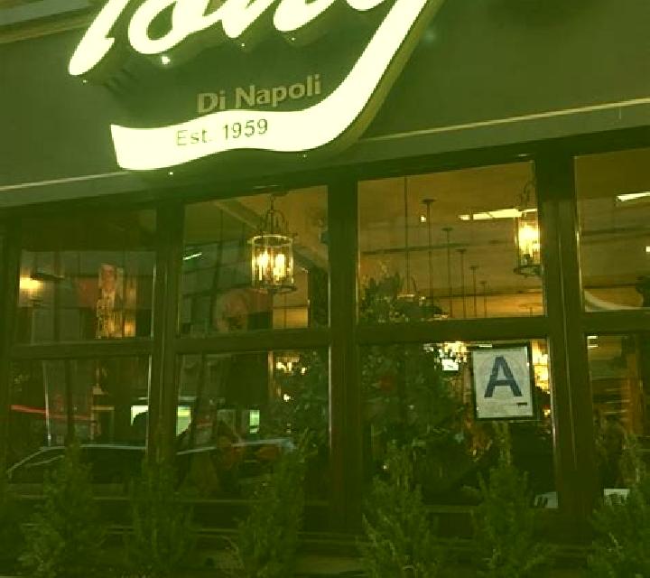 Tony’s Restaurant slot machine