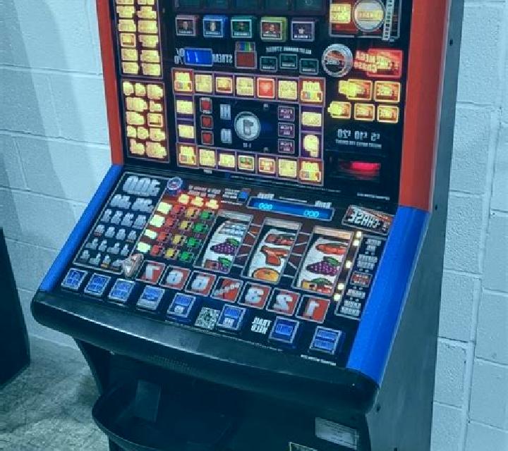 Treasure Pirates Lightning Chase slot machine