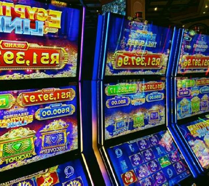 Trinity Egypt Link slot machine