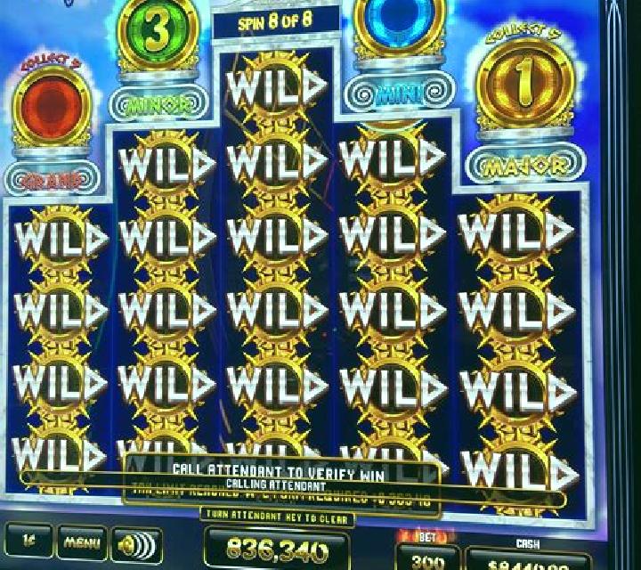 Triple 8s slot machine
