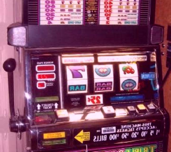 Triple Double Diamond slot