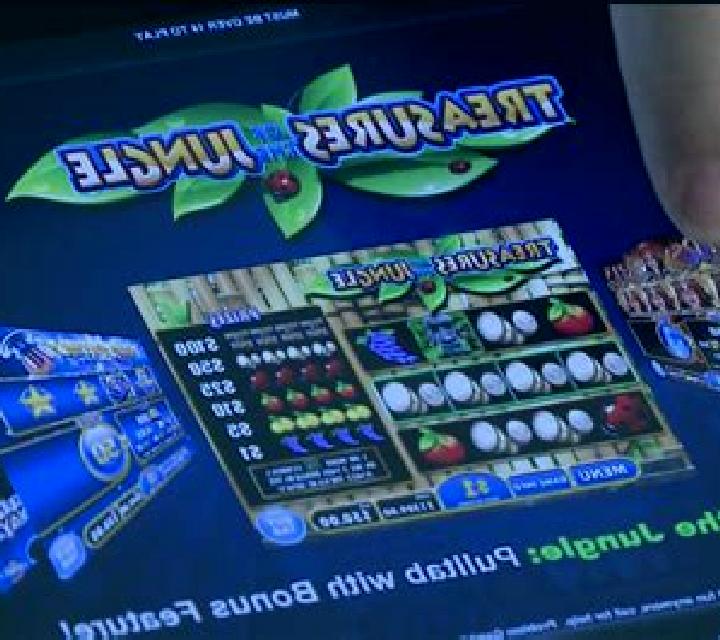 Triple Kings Pull Tab slot game