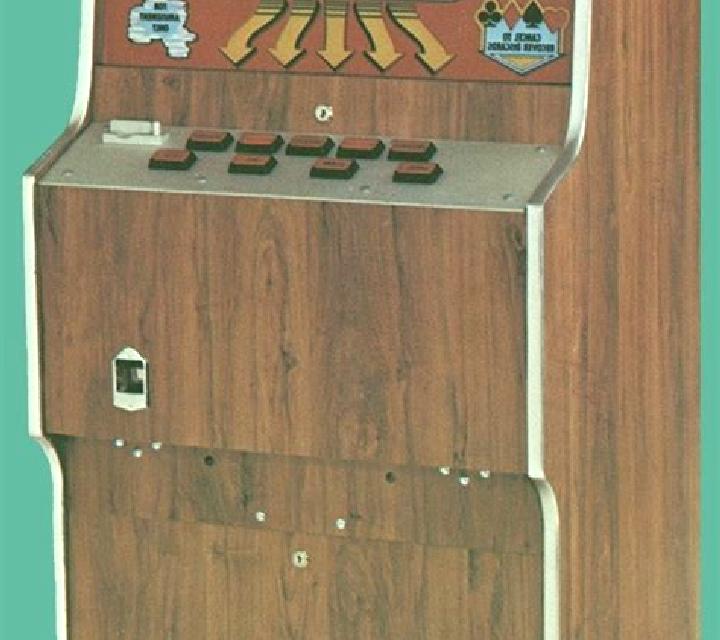 Triple Play Draw Poker slot machine