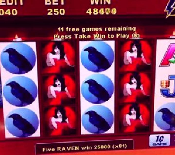 Triple Raven slot machine