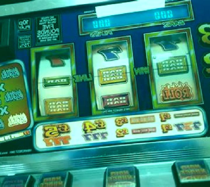 Triple Roll slot machine
