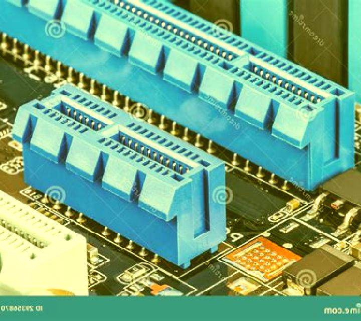 U4 slot