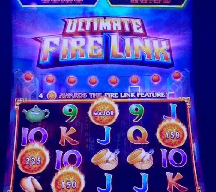 Ultimate Fire Link Cash Falls Glacier Gold slot machine