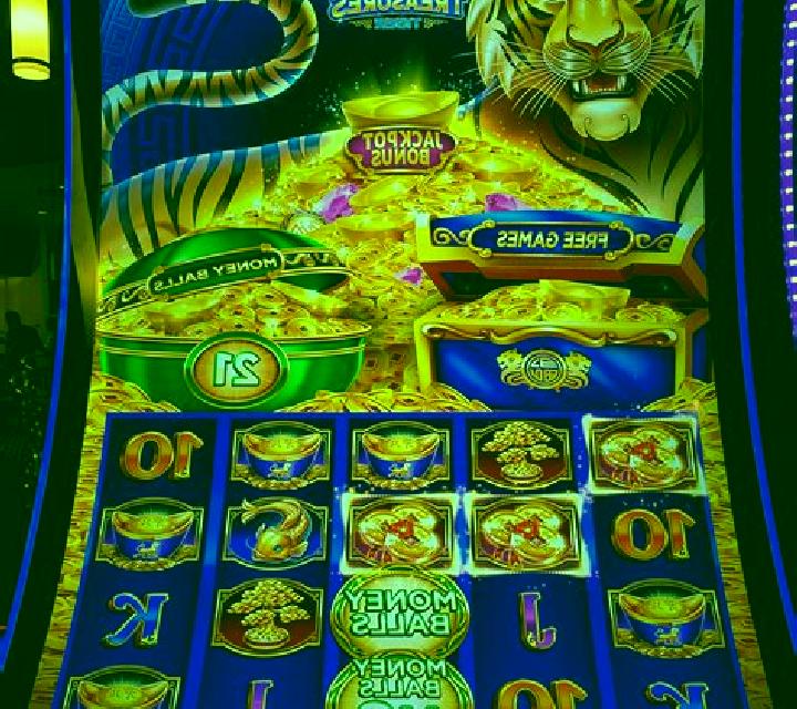 Ultra Treasure slot machine