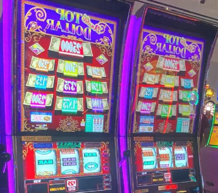 Uncles Dollar slot machine