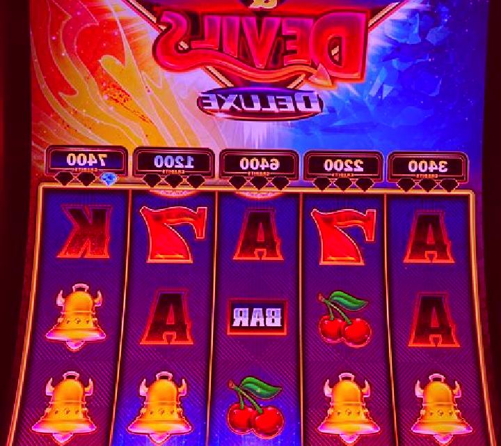 Undersea Diamonds slot machine
