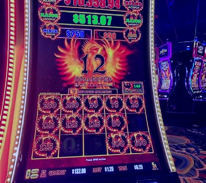 Valley of the Phoenix slot machine