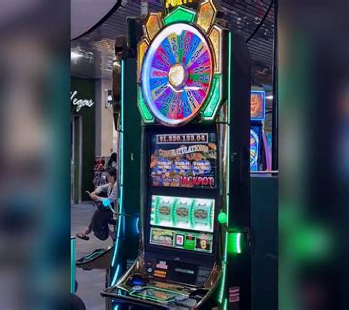 Vegas Kingmaker 5 slot machine