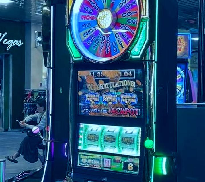Vegas Night Deluxe slot machine