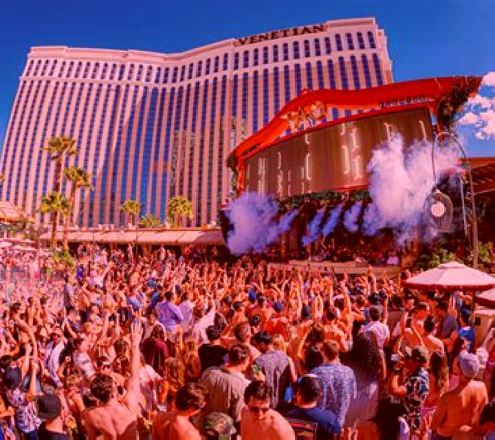 Vegas Pool Party slot machine
