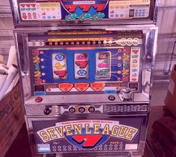 vFootball League slot machine