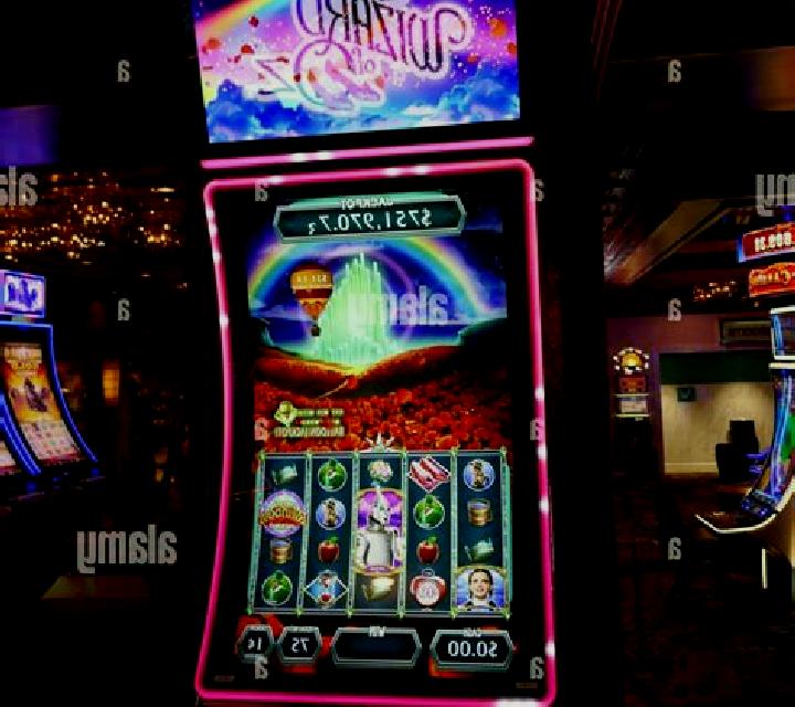 Walking Oz slot machine