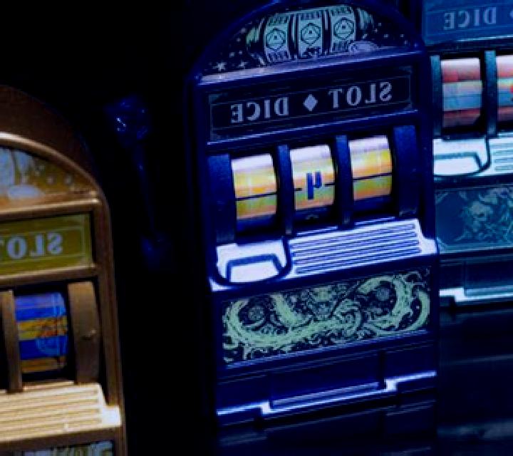 Wanted Dice slot machine